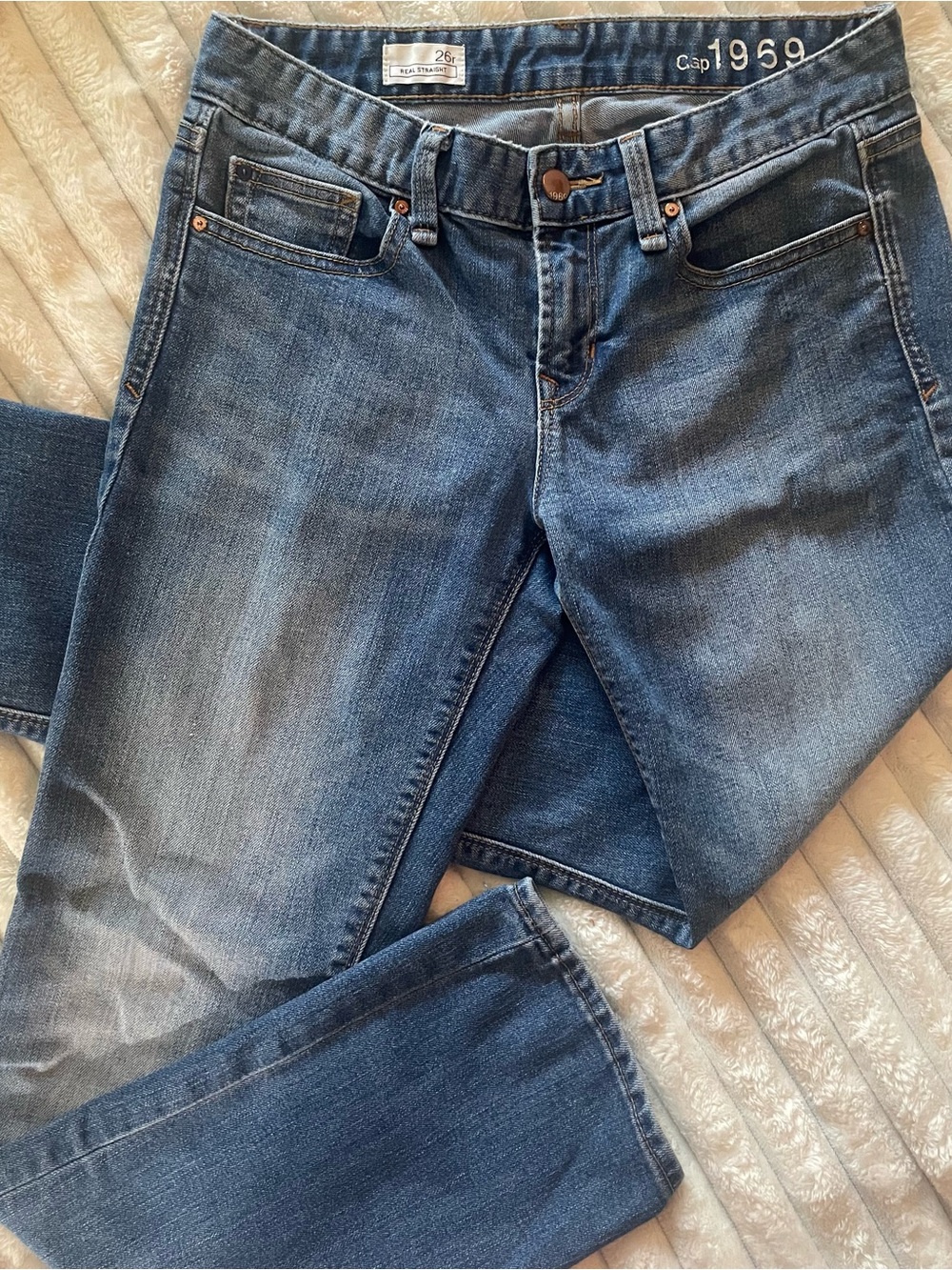 GAP 1969 Straight Leg Jeans in Washed Blue
